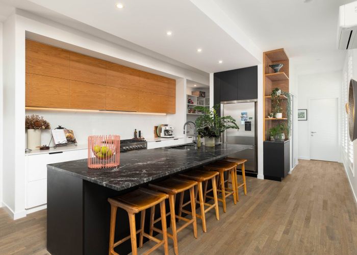  at 4 Muriwai Drive, Lyttelton