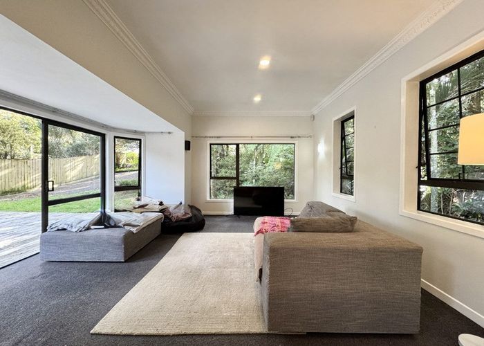 at 124 Woodlands Park Road, Titirangi, Waitakere City, Auckland