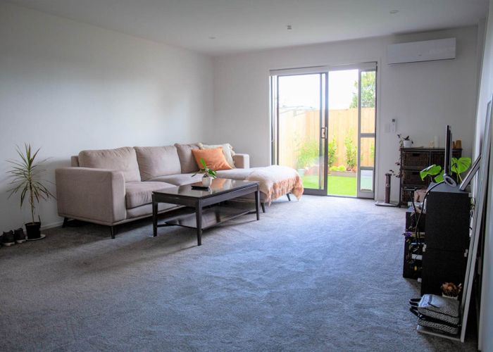  at 9/137 Tirimoana Road, Te Atatū South, Auckland