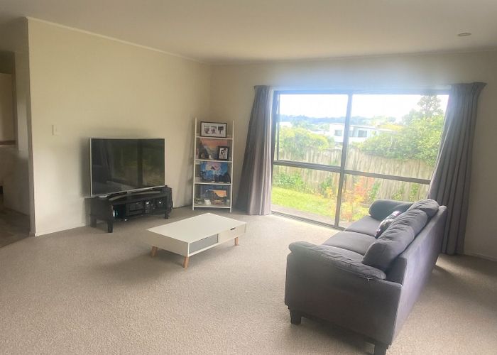  at 2/42 Frank Evans Place, Henderson, Waitakere City, Auckland