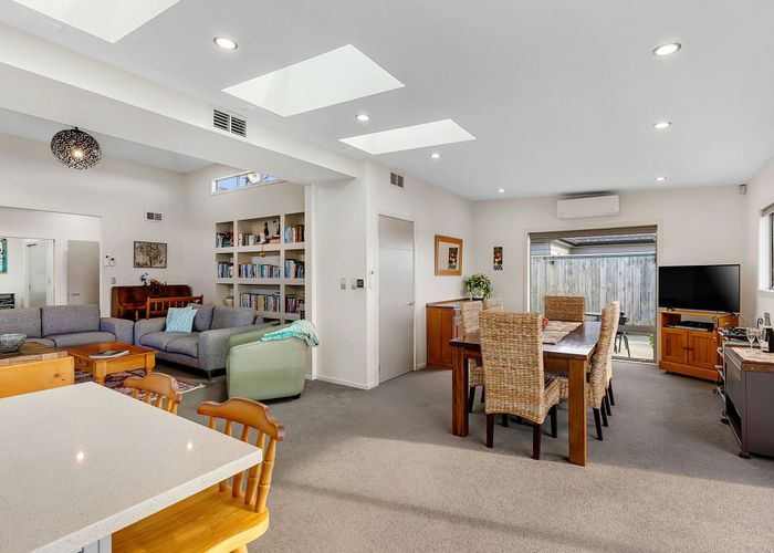  at 2 Wangapeka Way, Aotea, Porirua