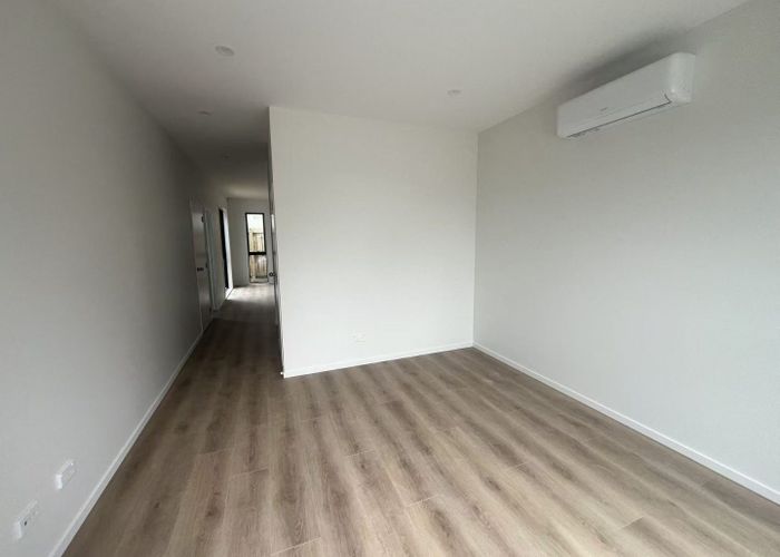  at 2/5  Calthorp Close, Favona, Manukau City, Auckland