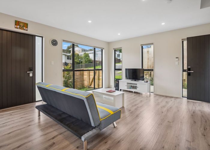  at 6A Blenheim Street, Glenfield, Auckland