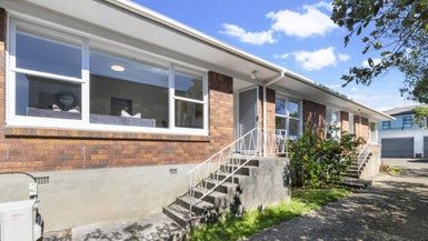  at 2/2 Margaret Place, Milford, Auckland
