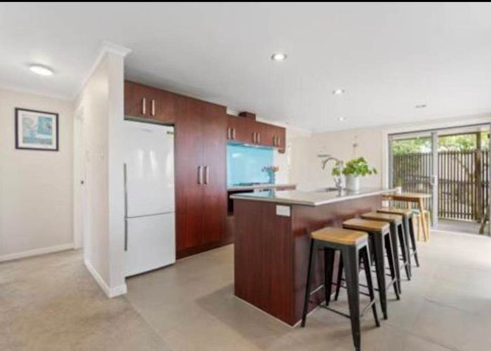  at 24 Kiteroa Terrace, Rothesay Bay, North Shore City, Auckland