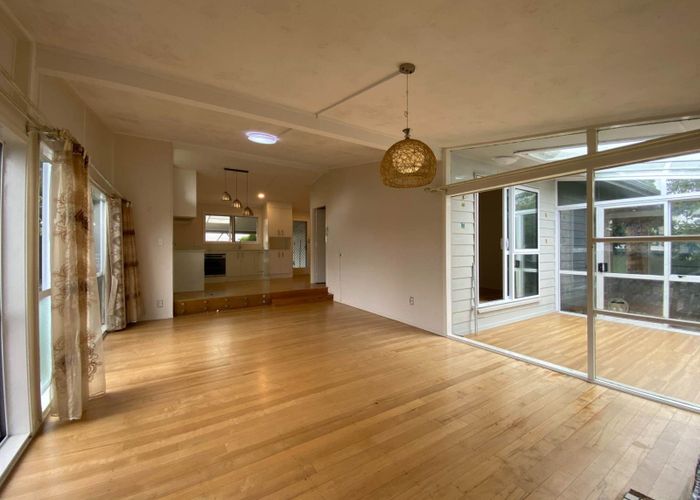  at 9 Stanaway Street, Hillcrest, Auckland