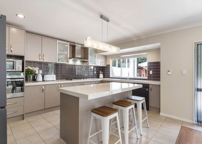  at 2 Leburn Crescent, Flat Bush, Manukau City, Auckland