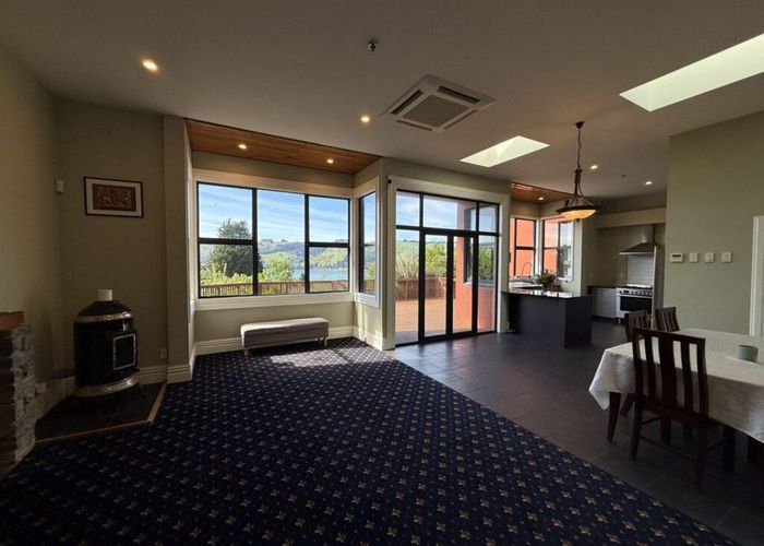  at 16 Ascog Road, Ravensbourne, Dunedin, Otago