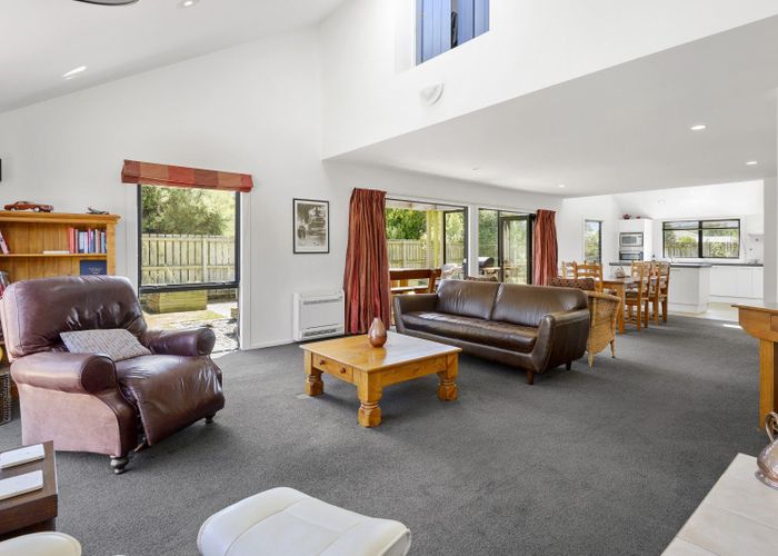  at 16 Devon Crescent, Darfield, Darfield