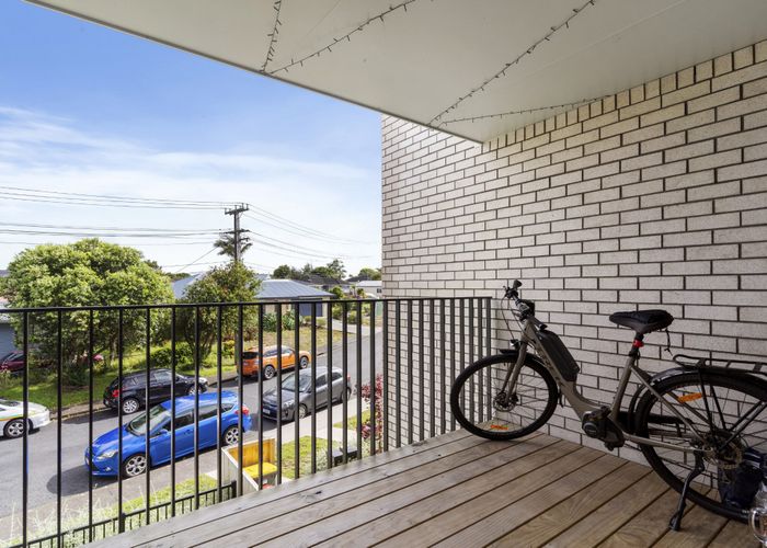  at 10/18 Titoki Street, Te Atatu Peninsula, Waitakere City, Auckland