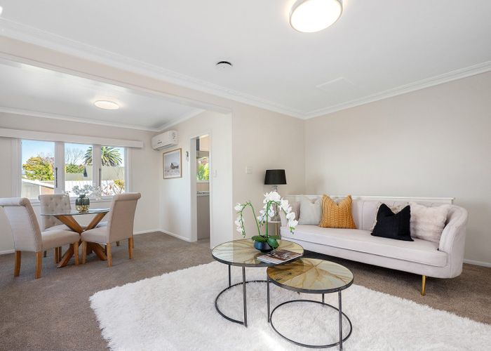  at 2/306 Beach Road, Campbells Bay, Auckland