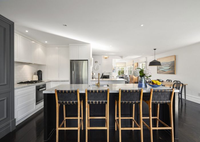  at 18 Farm Road, Northland, Wellington