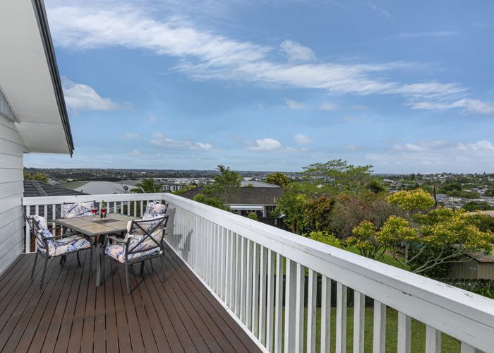  at 9 Denver Avenue, Sunnyvale, Auckland
