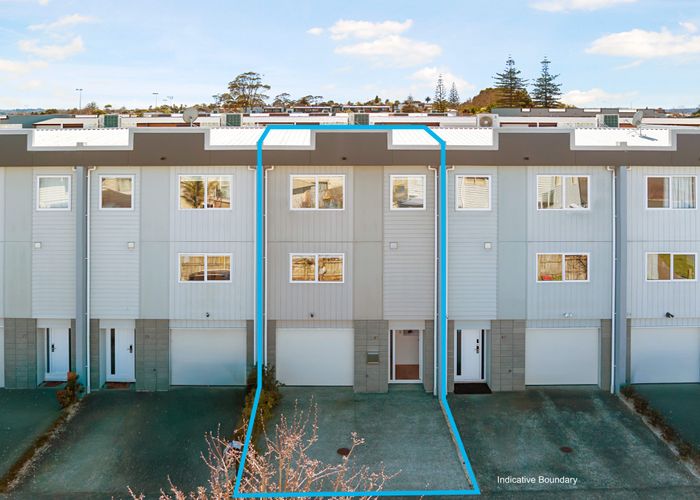  at 81 Bordeaux Parade, Te Atatu South, Waitakere City, Auckland