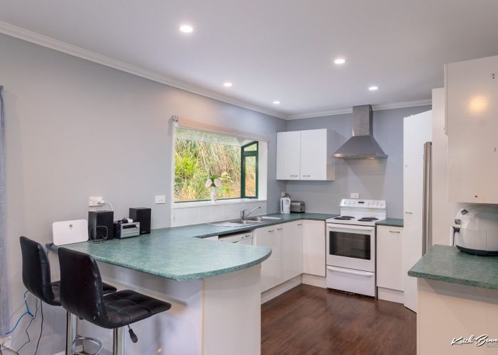  at 12 Hillside Drive, Maoribank, Upper Hutt