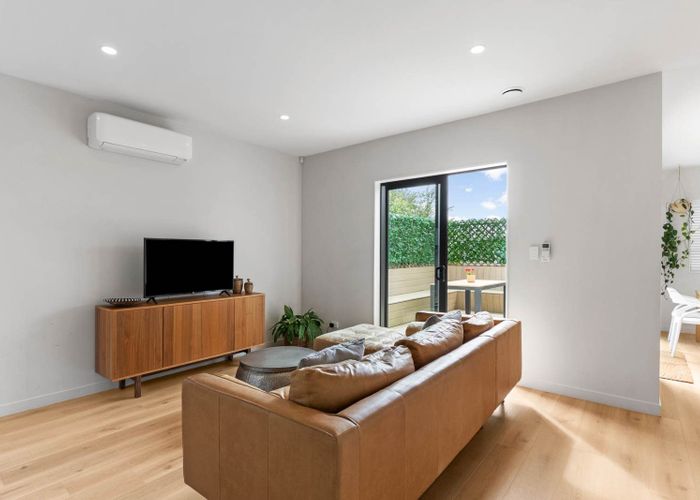  at 261B Glenfield Road, Hillcrest, North Shore City, Auckland