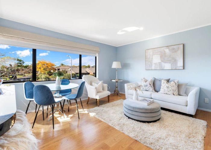 For sale 21 Northpark Avenue, Northpark, Manukau City, Auckland