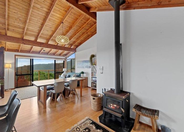  at 16 Pendrell Road, New Lynn