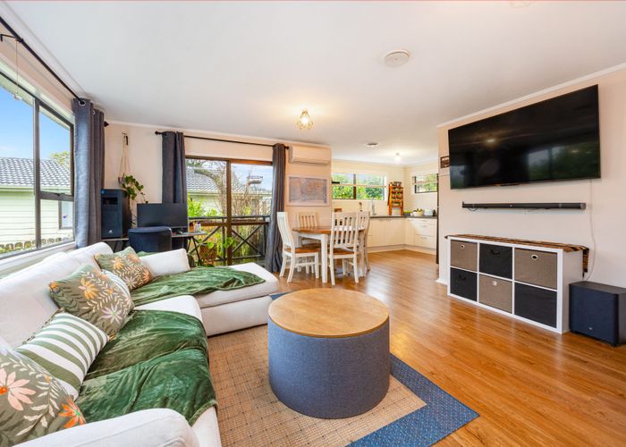  at 2/111 Seymour Road, Sunnyvale, Waitakere City, Auckland