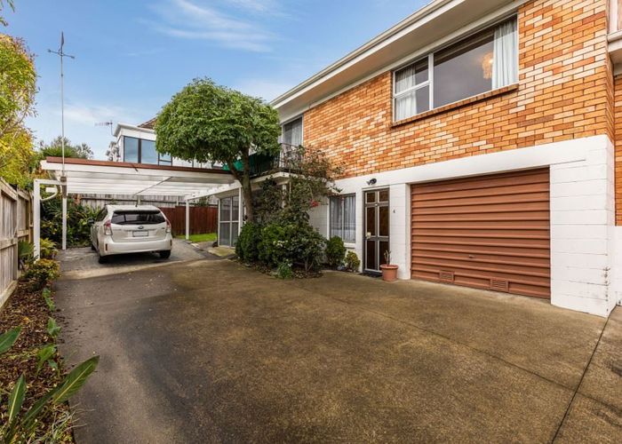  at 4/15 Zion Road, Birkenhead, Auckland