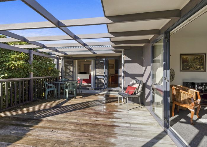  at 3 Maple Crescent, Whalers Gate, New Plymouth