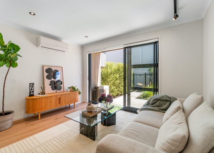  at 1092C Great North Road, Point Chevalier, Auckland
