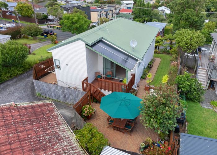  at 1/21 Peach Road, Glenfield, North Shore City, Auckland