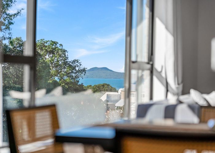  at 2/14 CLIFTON RD, Waiake, Auckland