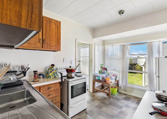  at 29 Lynwood Road, New Lynn, Auckland