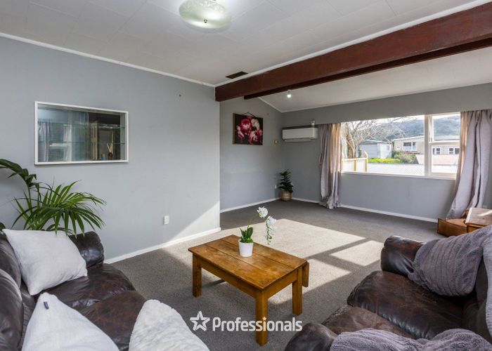  at 15 Holborn Drive, Stokes Valley, Lower Hutt, Wellington