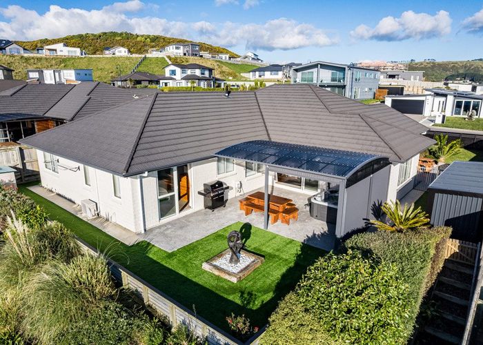  at 86 Queen Charlotte Drive, Aotea, Porirua, Wellington