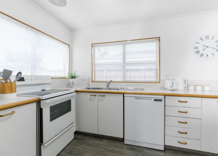  at 2/118 Astley Avenue, New Lynn, Waitakere City, Auckland