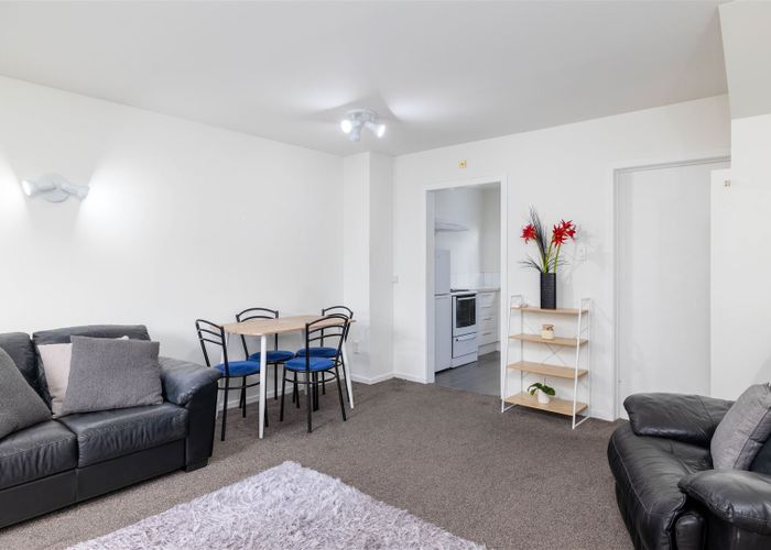  at 2/17 Geraldine Street, Edgeware, Christchurch