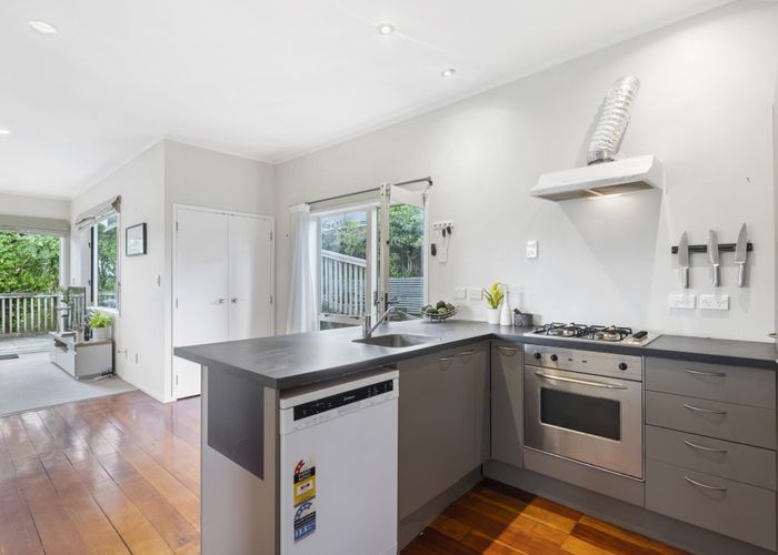  at 1/72 Clarence Road, Northcote Point, North Shore City, Auckland