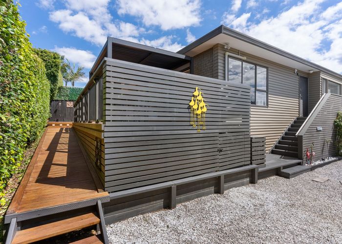  at 2/36 Browns Bay Road, Rothesay Bay, North Shore City, Auckland