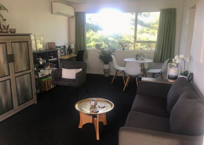  at 2/90 Titirangi Road, New Lynn, Auckland