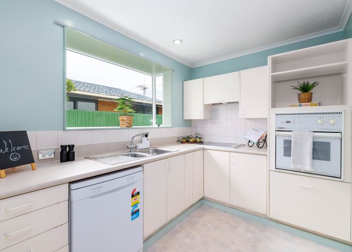 at 2/106 Beresford Street, New Brighton, Christchurch