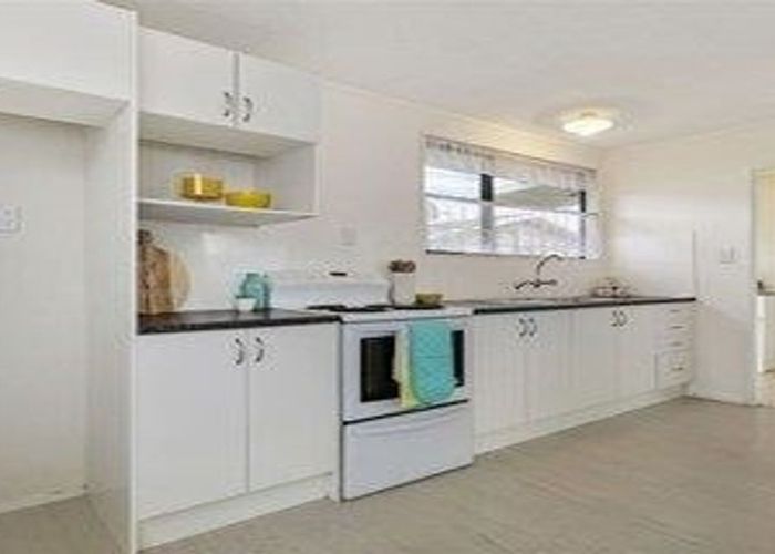  at 2/61 Redcrest Ave, Red Hill, Papakura, Auckland