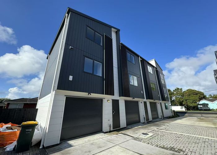  at 4/25 Taikata Road, Te Atatu Peninsula, Waitakere City, Auckland