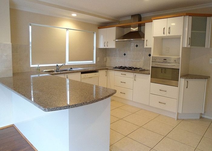  at 24 Lissleton Drive, Dannemora, Manukau City, Auckland