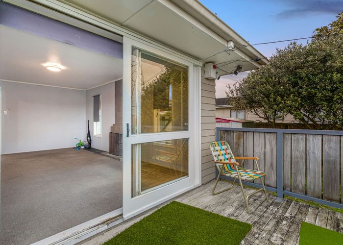  at 15 Paton Avenue, Te Atatu South, Auckland