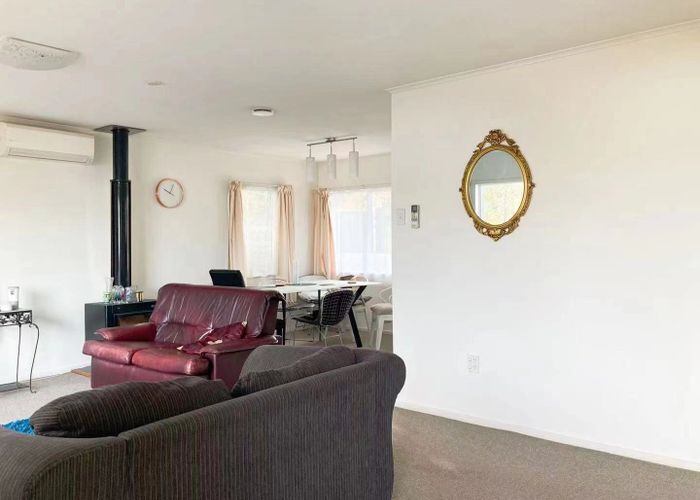  at 4A Powell Place, Henderson, Waitakere City, Auckland