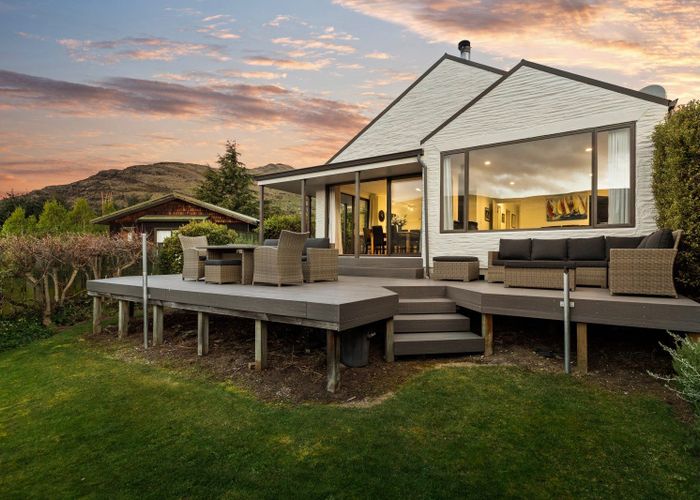  at 379 Peninsula Road, Kelvin Heights, Queenstown