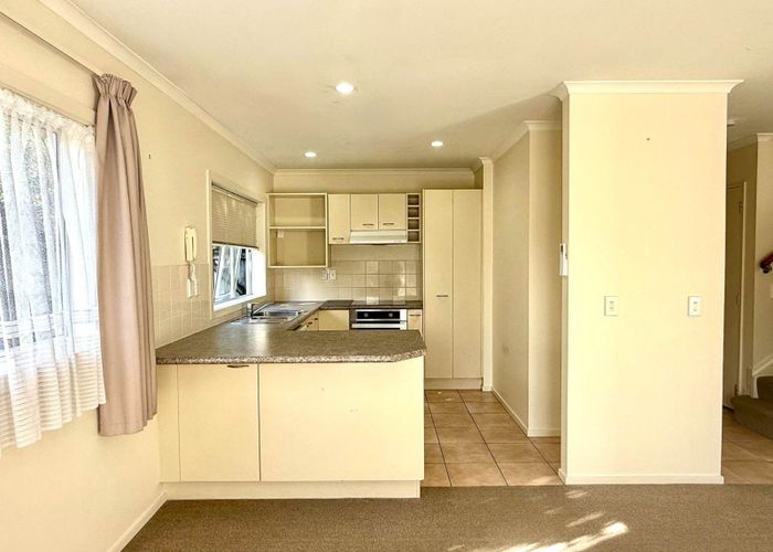  at 8/86 Fernhill Way, Oteha, North Shore City, Auckland