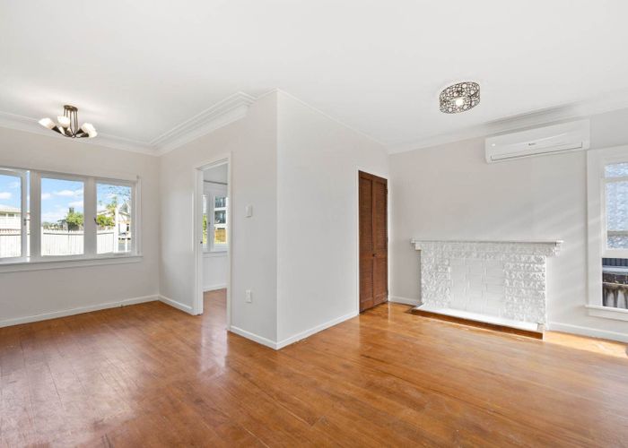  at 4039 Great North Road, Glen Eden, Waitakere City, Auckland
