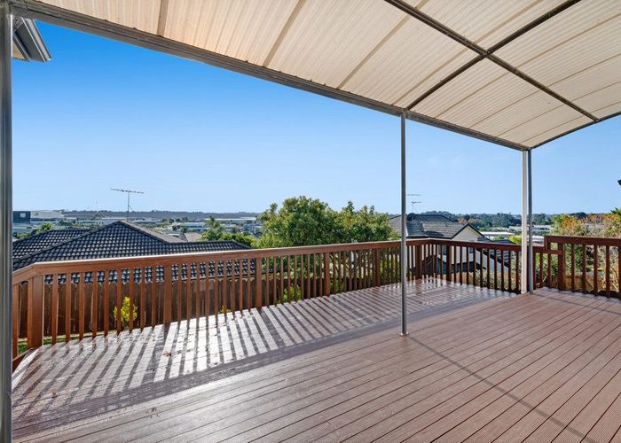 For sale 31 Black Teal Close, Unsworth Heights, North Shore City