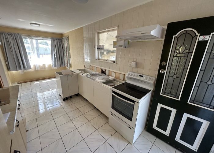  at 21 Convair Crescent, Mangere, Auckland