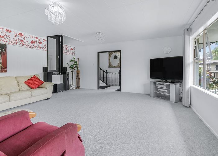  at 32 Chedworth Avenue, Chedworth, Hamilton