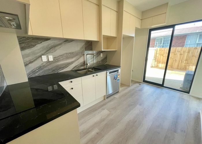  at 40 Friesian Drive, Mangere, Auckland