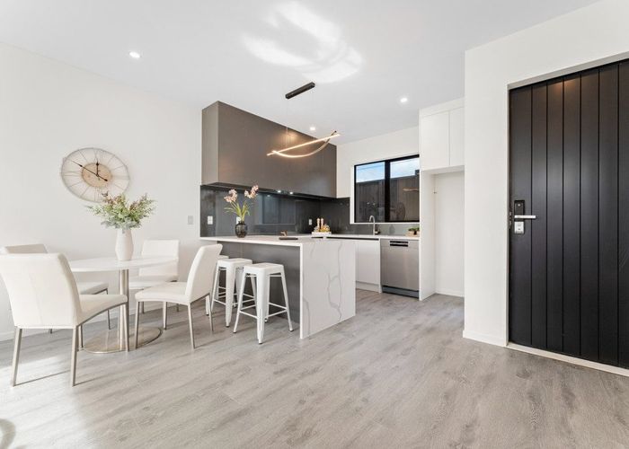  at 1/122 Archibald Road, Kelston, Auckland